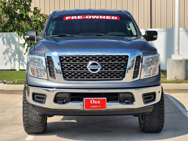 2018 Nissan Titan SV photo 2