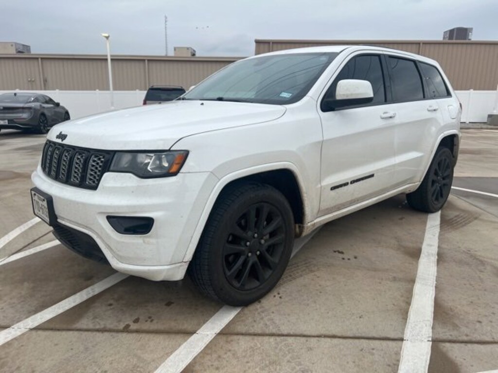 Used 2017 Jeep Grand Cherokee Altitude
