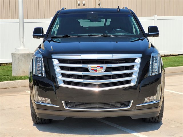 2018 Cadillac Escalade Luxury photo 2