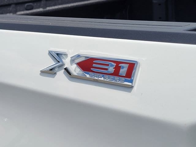 2026 GMC Sierra 1500 SLT - Photo 8
