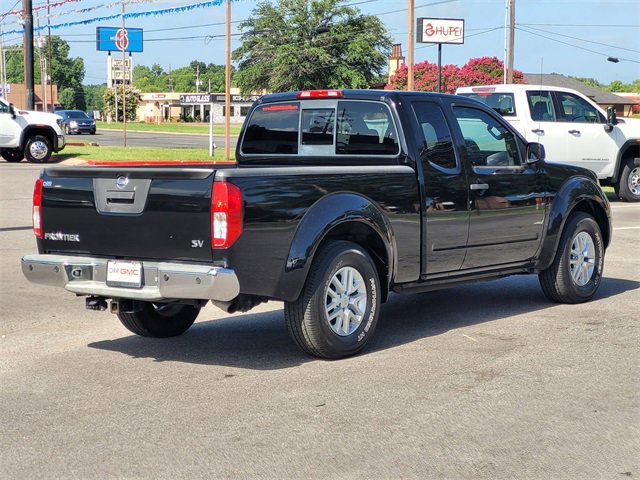 2015 Nissan Frontier SV photo 4
