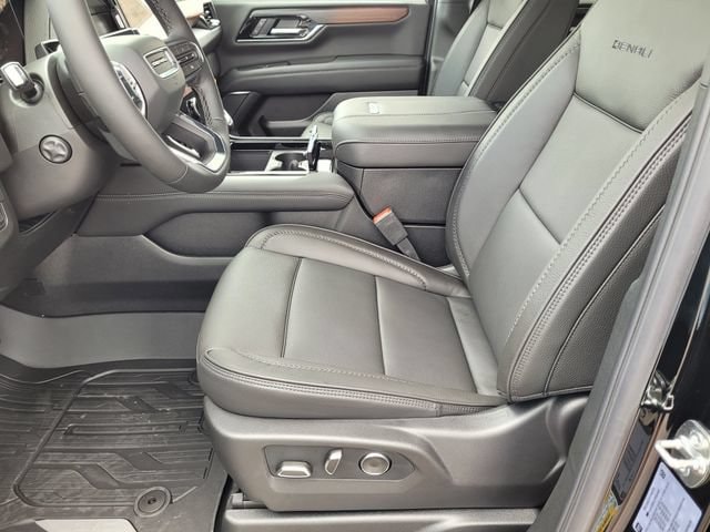 2026 GMC Yukon Denali - Photo 20