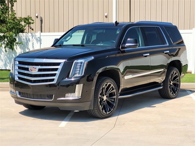 2018 Cadillac Escalade Luxury photo 3