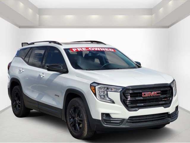 2024 GMC Terrain AT4's photo