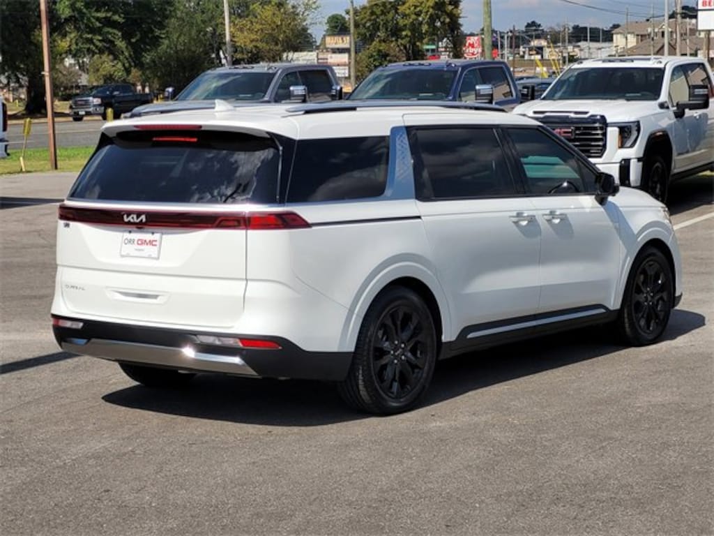 Used 2024 Kia Carnival SX