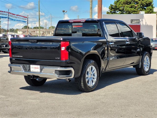2022 Chevrolet Silverado 1500 LTZ photo 4