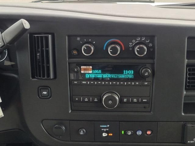 2025 GMC Savana Cargo Work Van - Photo 13