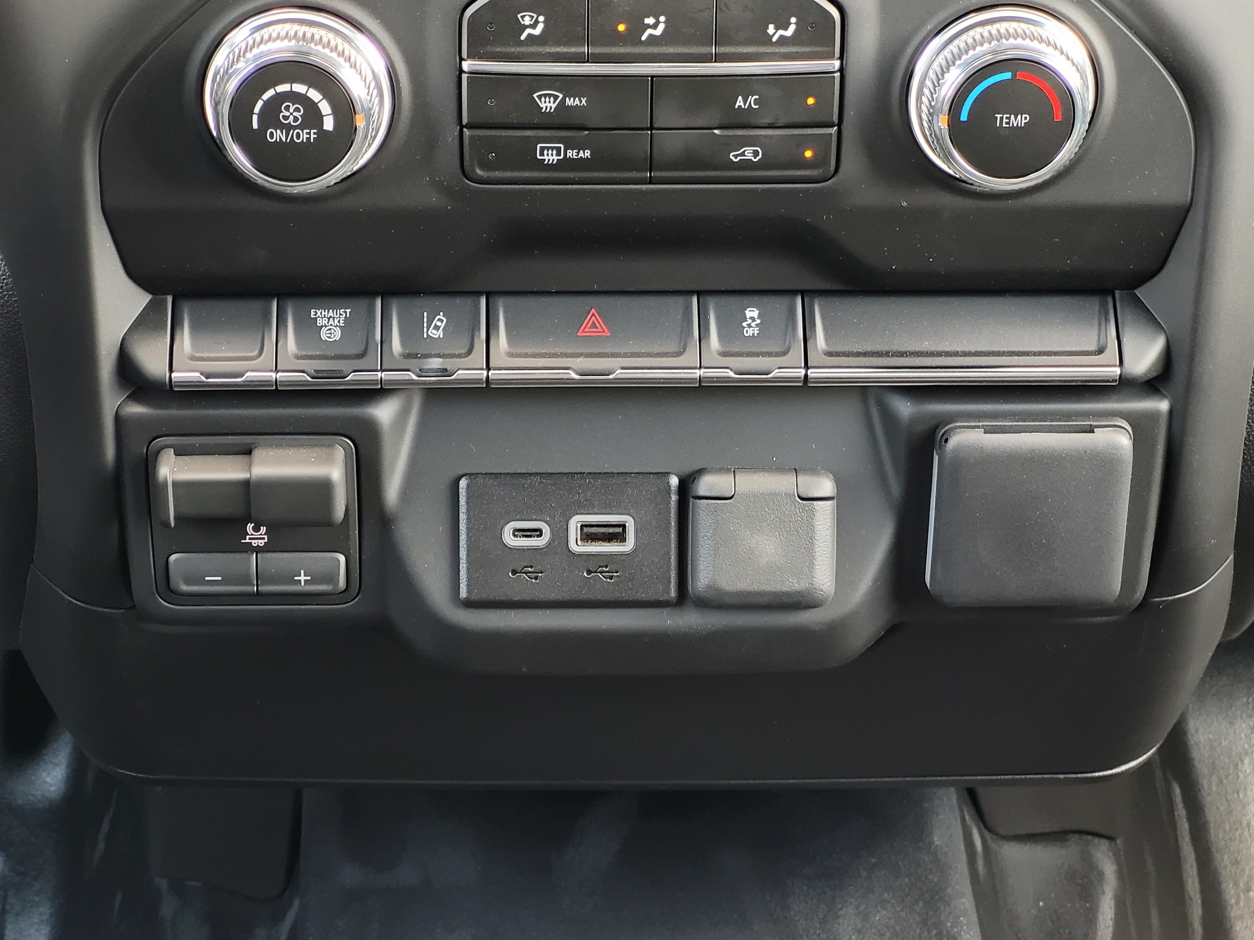 2026 GMC Sierra 3500 Chassis Cab Pro - Photo 18
