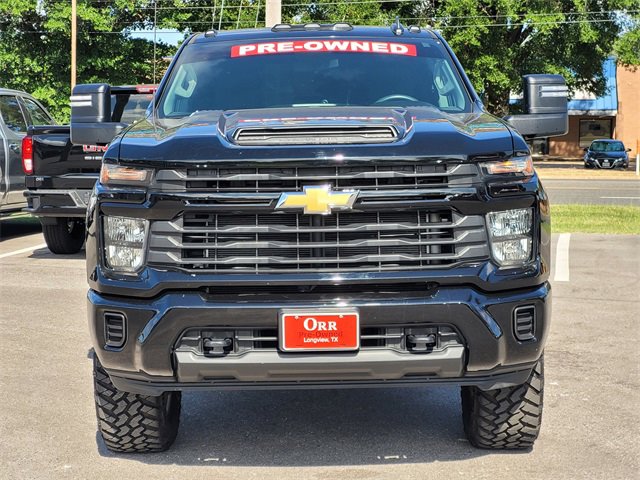2024 Chevrolet Silverado 2500HD Custom photo 2