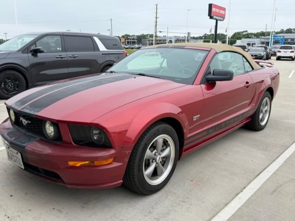 Used 2006 Ford Mustang GT Deluxe