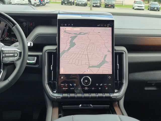 2026 GMC Yukon Denali - Photo 12