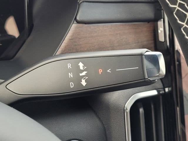 2026 GMC Acadia Denali Ultimate - Photo 33
