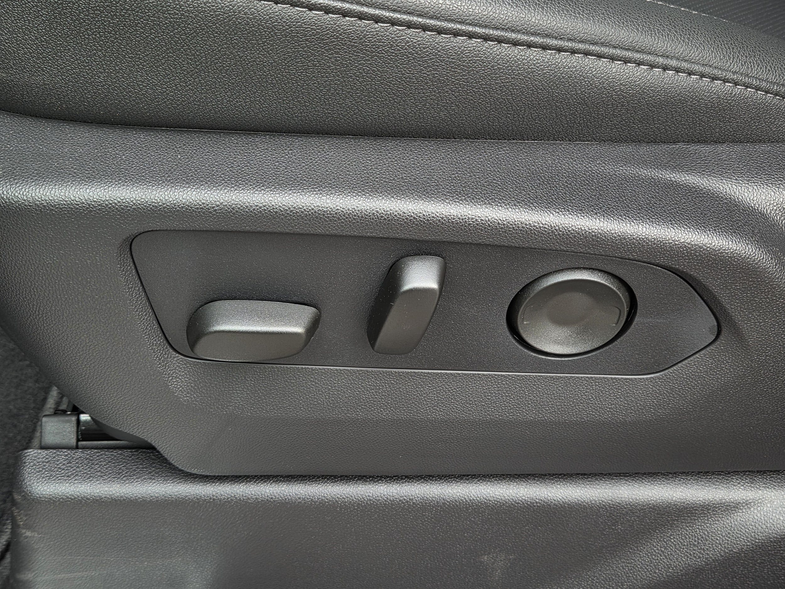 2026 GMC Sierra 1500 SLT - Photo 25