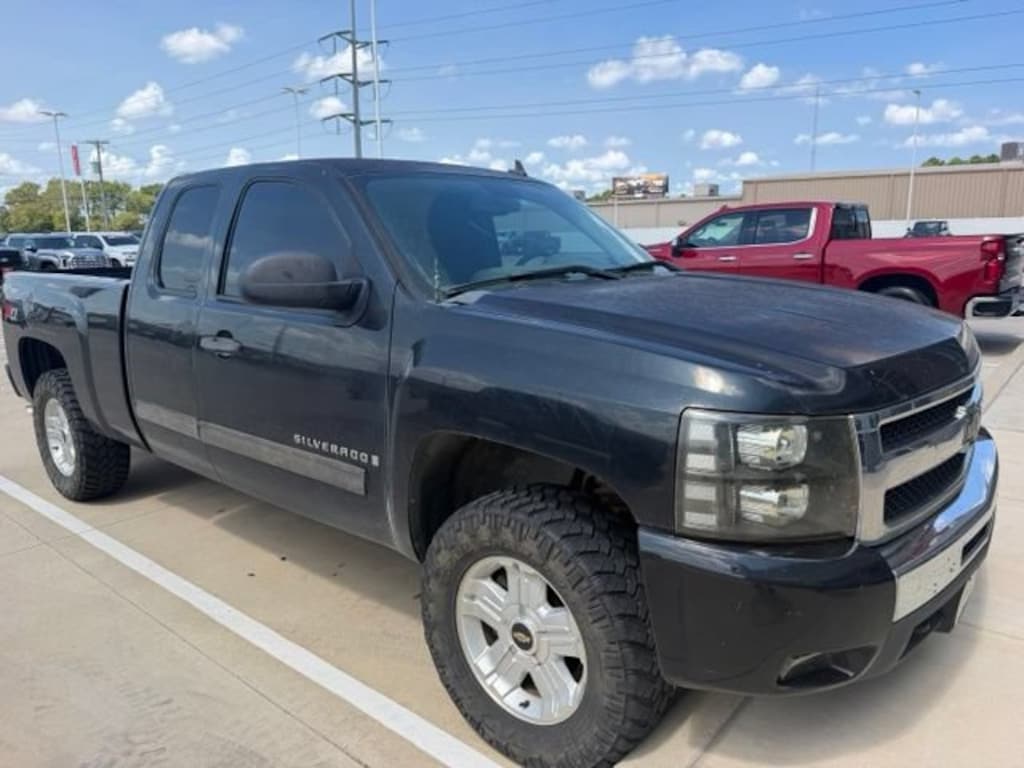 Used 2009 Chevrolet Silverado 1500 LT Truck