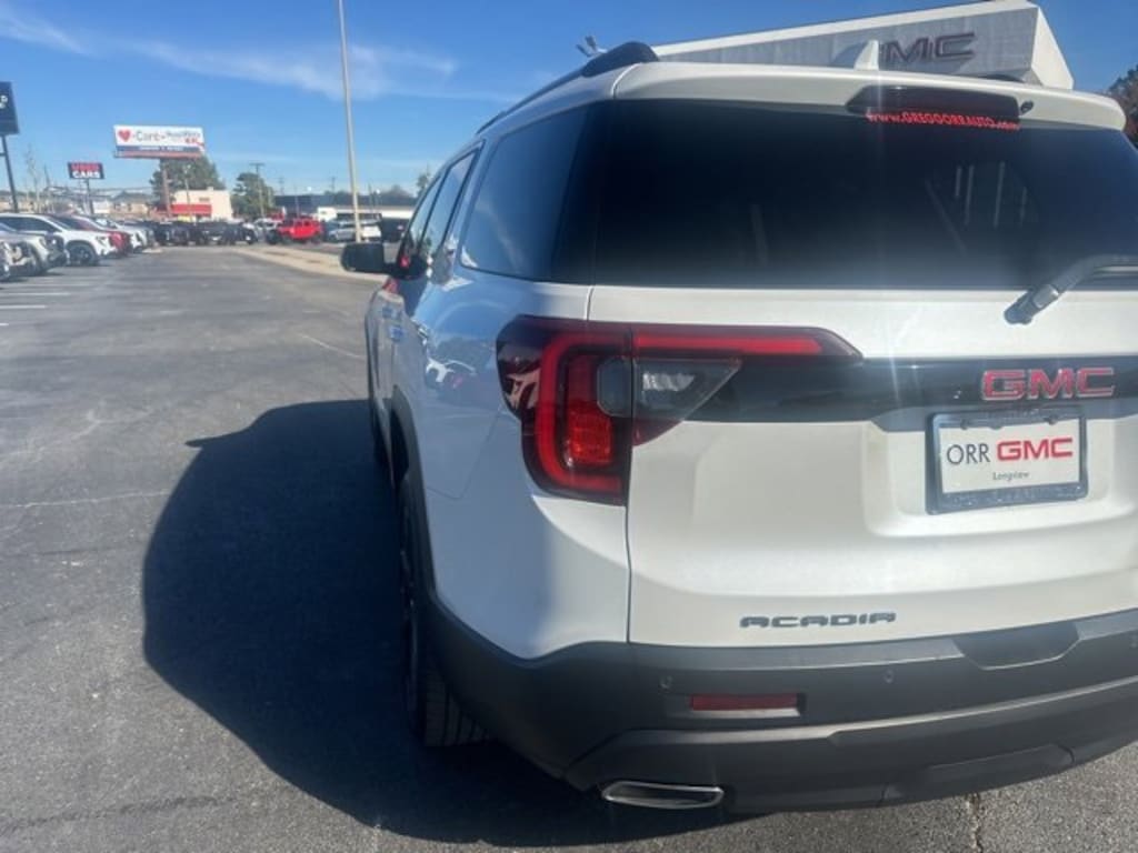 Used 2023 GMC Acadia SLT SUV