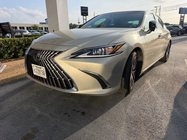 2022 Lexus ES 350 350's photo