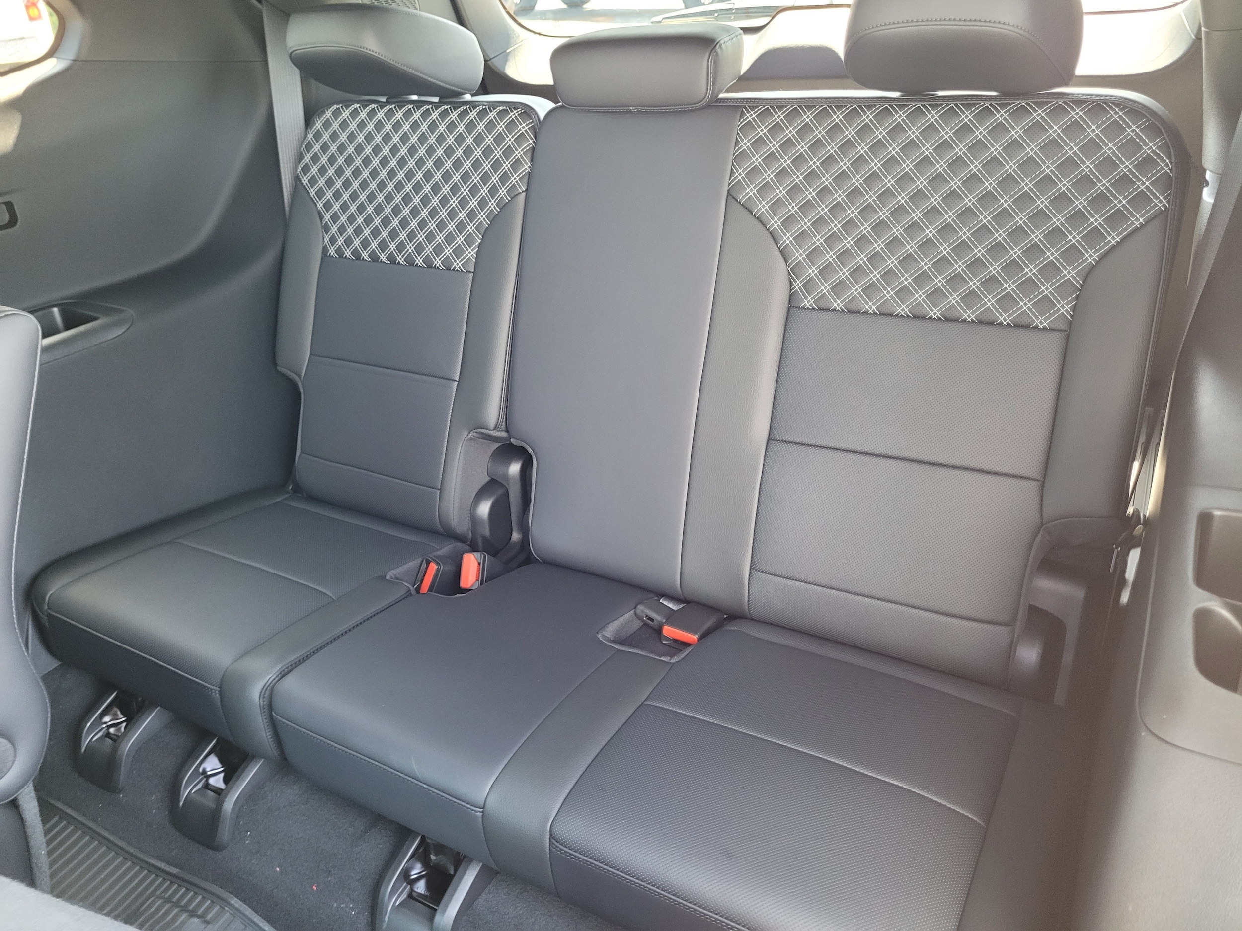 2026 GMC Acadia Denali - Photo 25