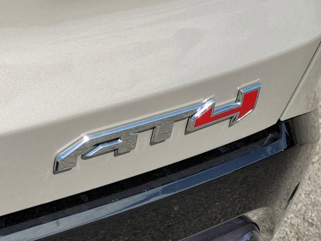 2026 GMC Terrain AT4 - Photo 8