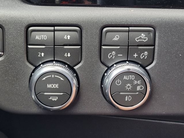 2026 GMC Sierra 1500 SLT - Photo 18