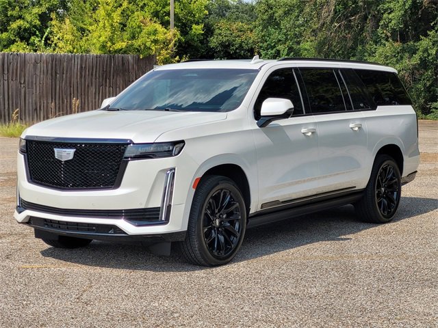 2023 Cadillac Escalade ESV Sport Platinum photo 3