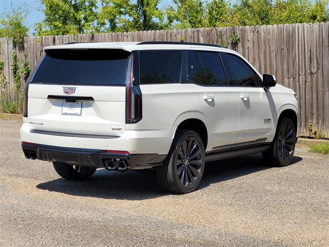 2025 Cadillac Escalade V-Series photo 4