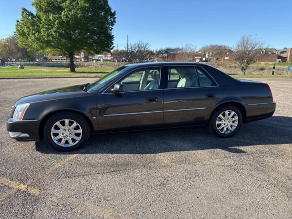 Used 2008 CADILLAC DTS w/1SC Car