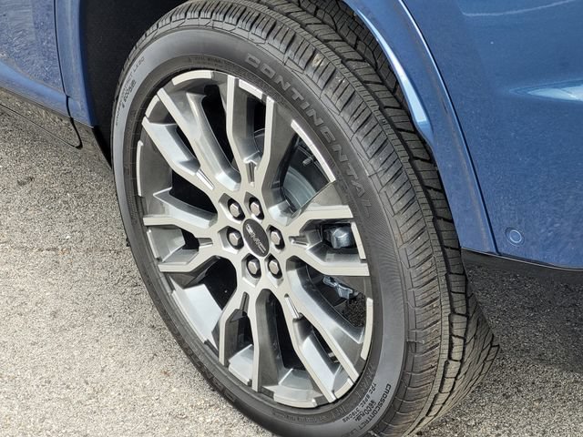 2026 GMC Acadia Denali Ultimate - Photo 12