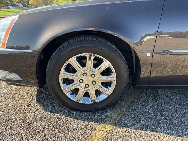 Used 2008 Cadillac DTS 1SC with VIN 1G6KD57Y48U166471 for sale in Longview, TX