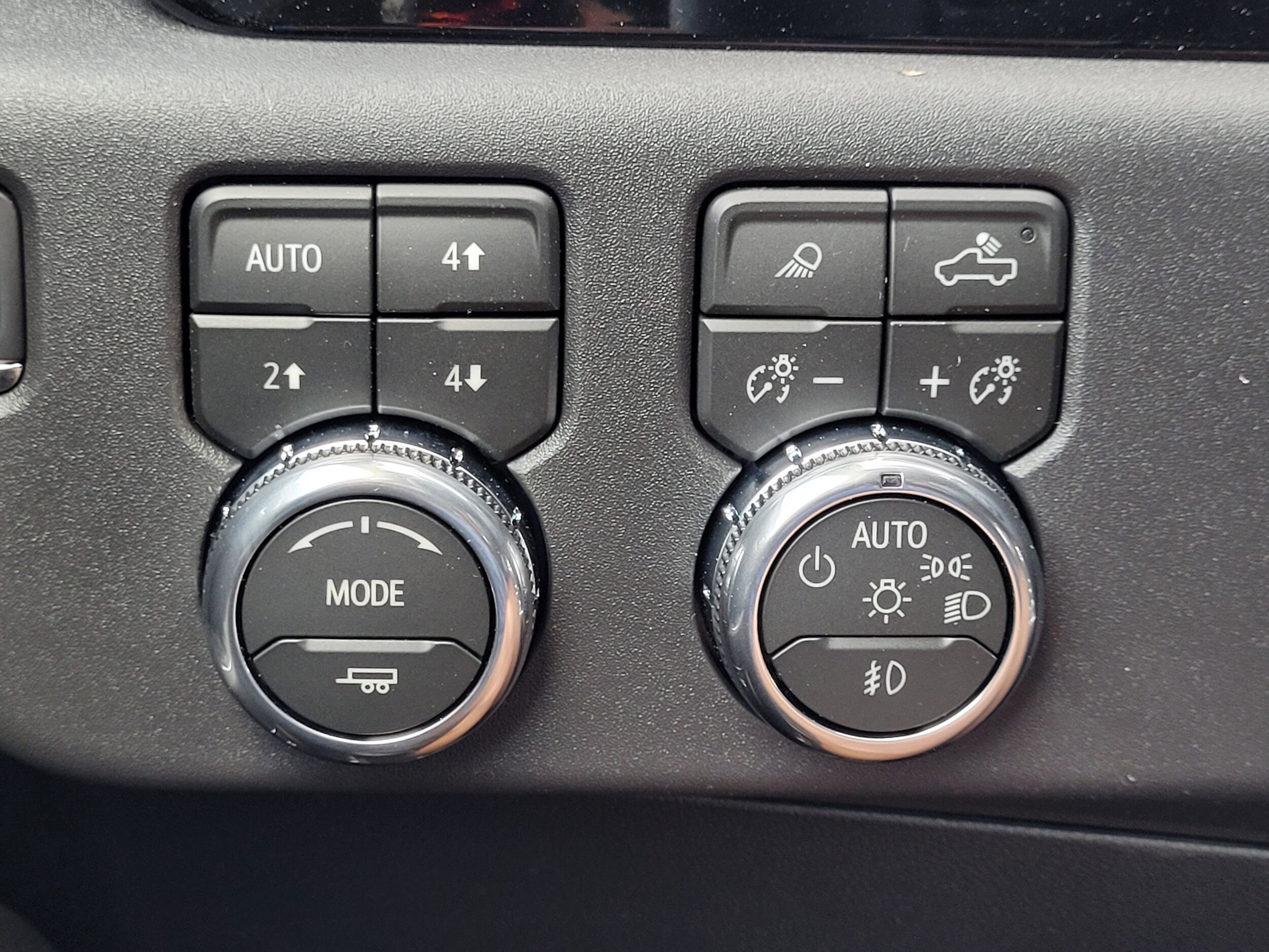 2026 GMC Sierra 1500 SLT - Photo 18