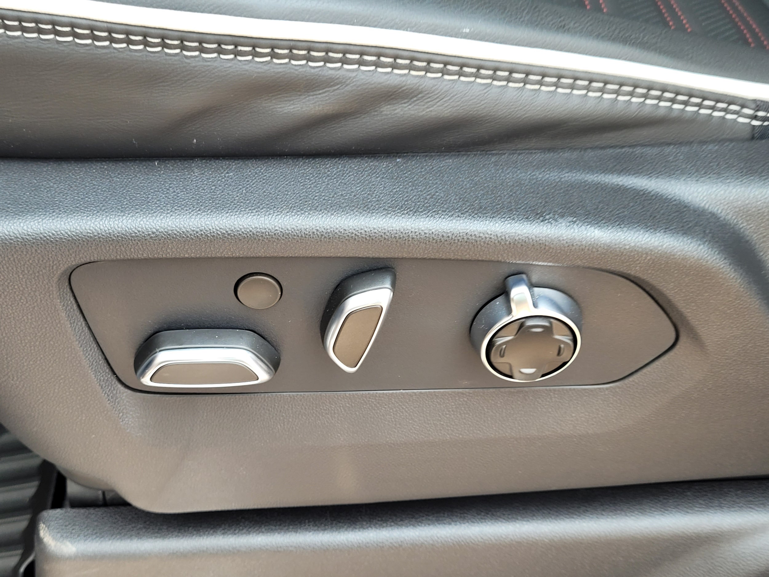 2026 GMC Sierra 1500 AT4X - Photo 23