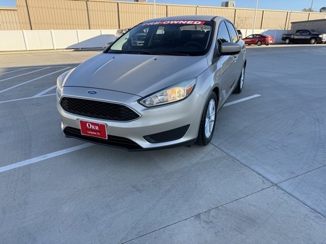 2018 Ford Focus SE's photo