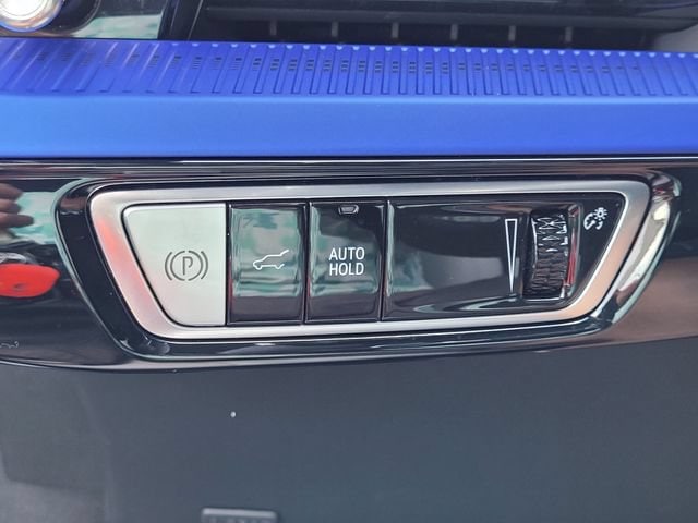 2027 Cadillac OPTIQ V-Series - Photo 25