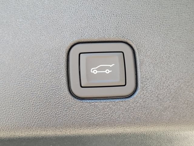 2027 Cadillac OPTIQ V-Series - Photo 7