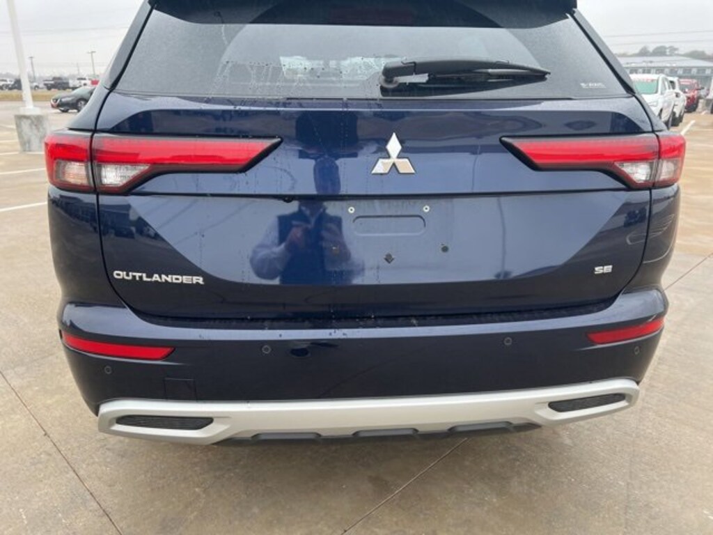 Used 2024 Mitsubishi Outlander SE