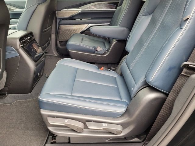 2025 Cadillac Escalade IQ Luxury 2 - Photo 23