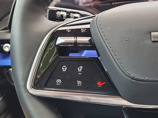 2027 Cadillac OPTIQ V-Series - Photo 16