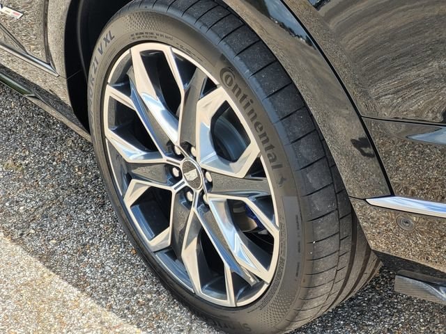 2027 Cadillac OPTIQ V-Series - Photo 5