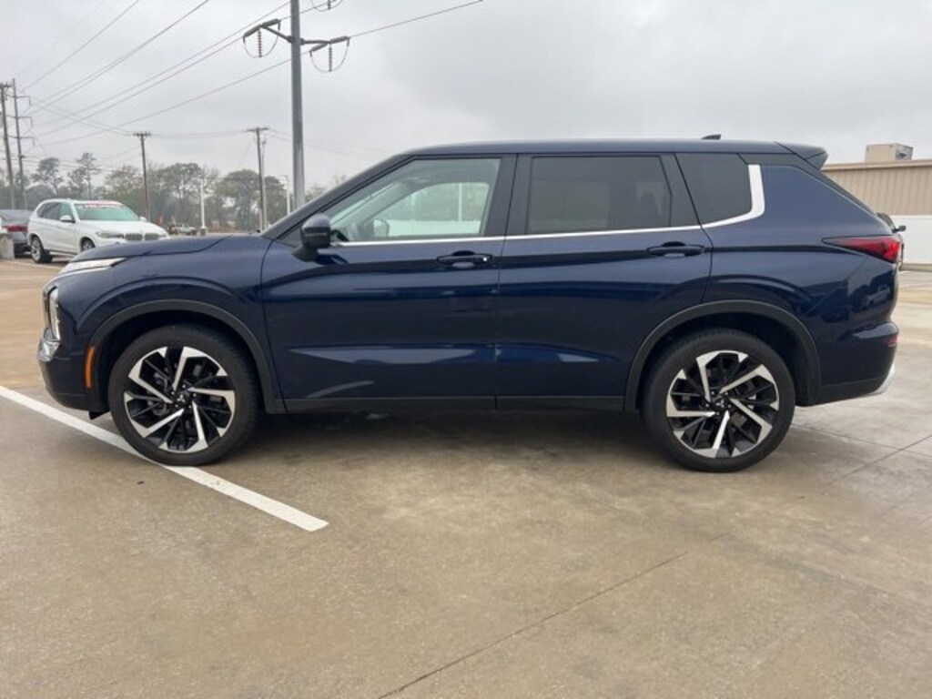 Used 2024 Mitsubishi Outlander SE