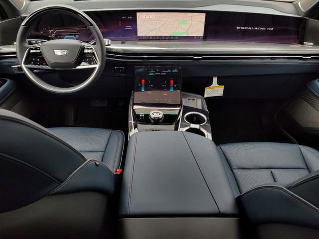 2025 Cadillac Escalade IQ Luxury 2 - Photo 12
