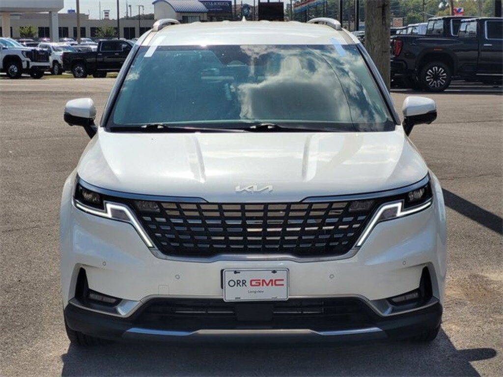Used 2024 Kia Carnival SX
