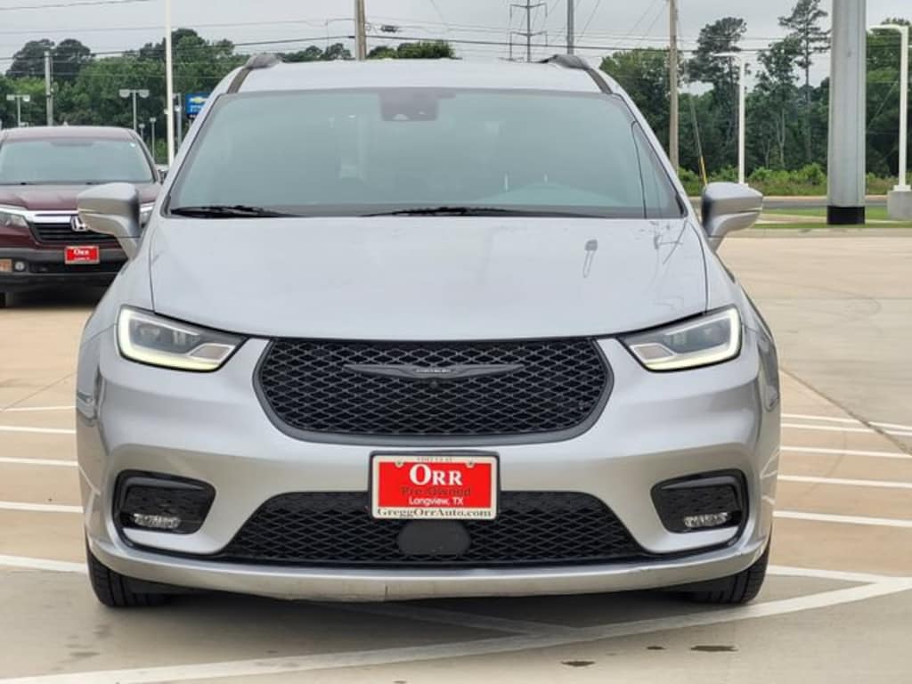 Used 2021 Chrysler Pacifica Touring