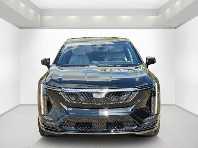 2027 Cadillac OPTIQ V-Series - Photo 2