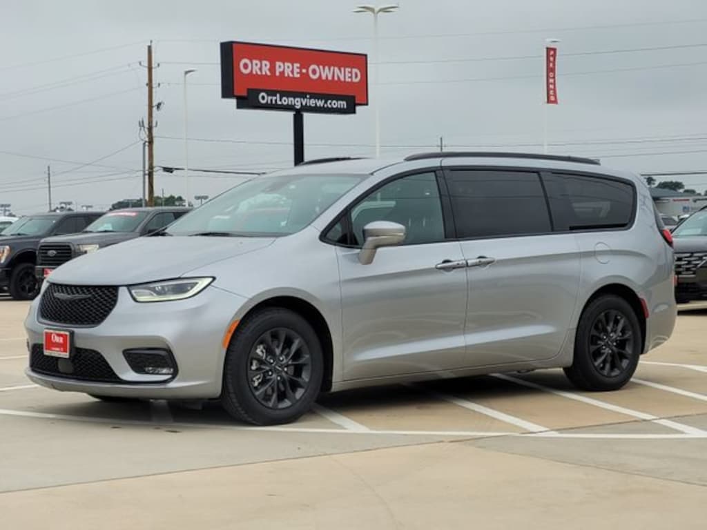 Used 2021 Chrysler Pacifica Touring