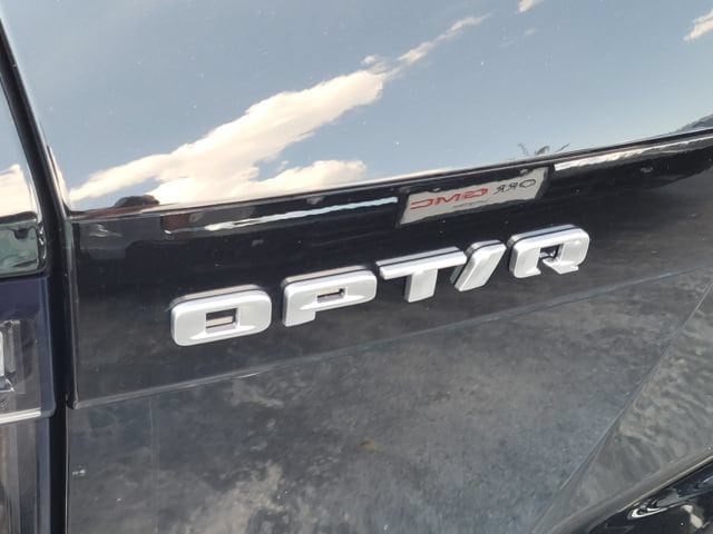 2027 Cadillac OPTIQ V-Series - Photo 23