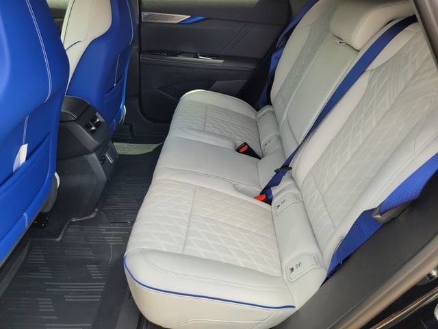 2027 Cadillac OPTIQ V-Series - Photo 22