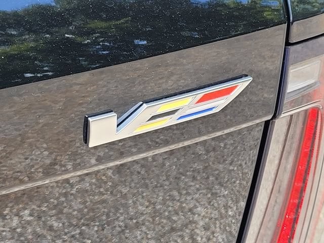 2027 Cadillac OPTIQ V-Series - Photo 6