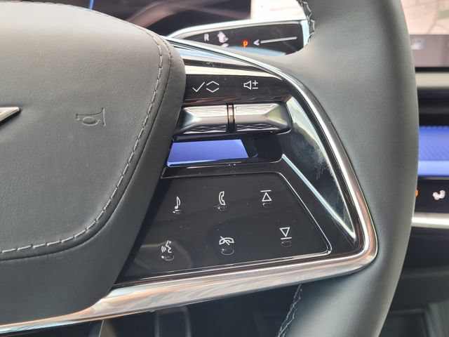 2027 Cadillac OPTIQ V-Series - Photo 17