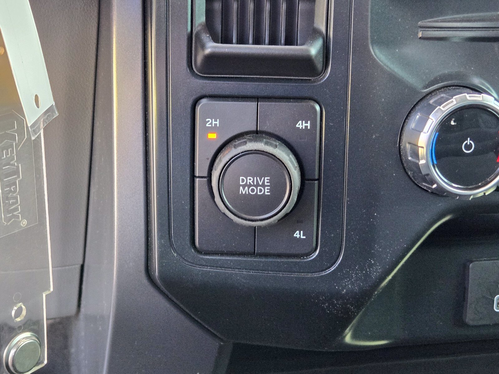 2025 Ford F-150 XLT - Photo 27