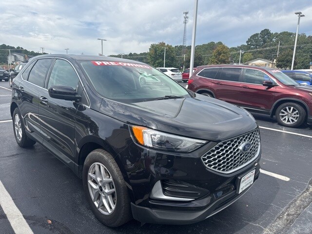 2024 Ford Edge SEL photo 2
