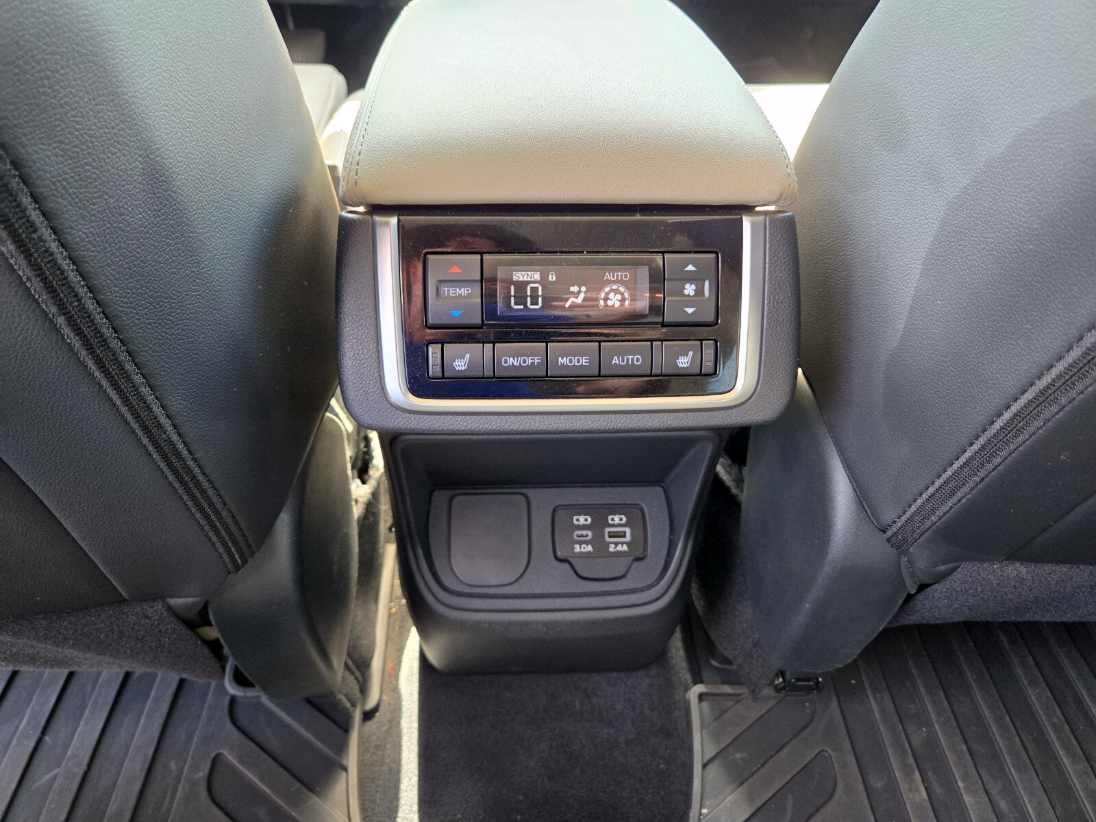 2024 Subaru Ascent Limited - Photo 14